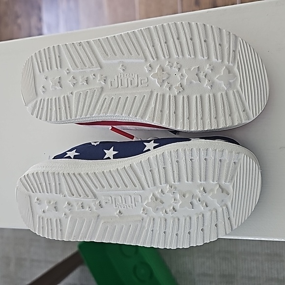 Hey Dude Toddler shoes - Picture 2 of 4